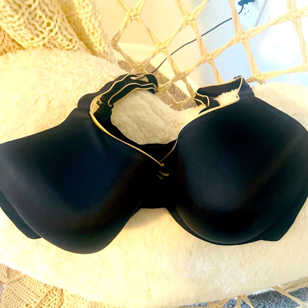 Bali bra size 38DD like new used once or twice black